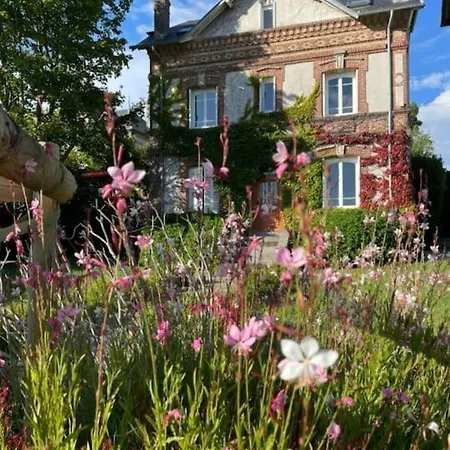 Du Mont Joly, Ecrin De Verdure Proche Mer ! Touques